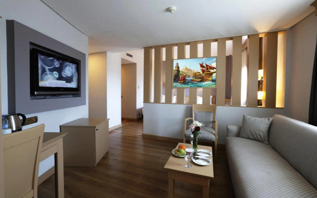 Usta Park Hotel
