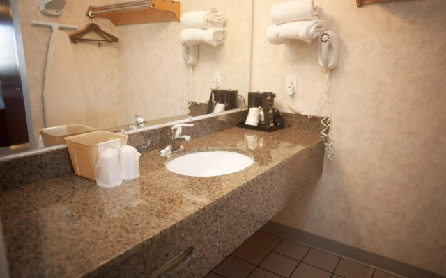 St. George Inn & Suites