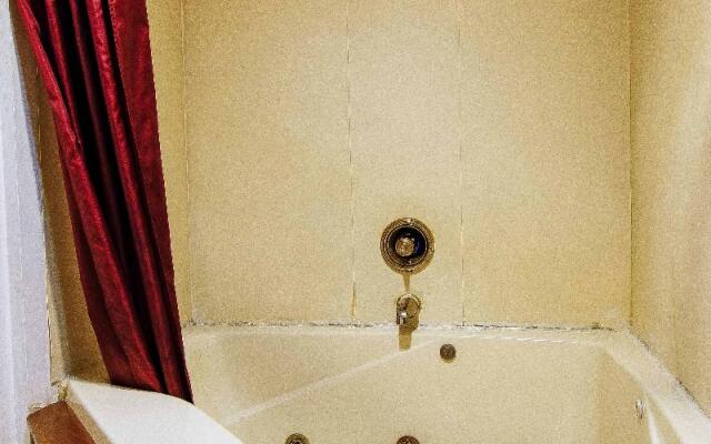 OYO Hotel Chapmanville Inn, WV - Hwy 119