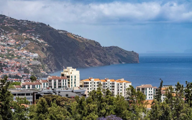 Funchal Holidays, sea View - Barreiros III