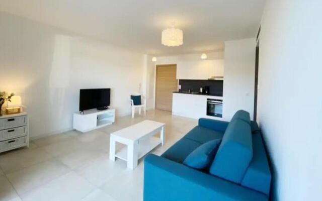 Sublime 40m near the beach of Agosta!