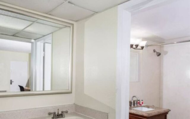 Travelodge by Wyndham Fort Lauderdale Beach