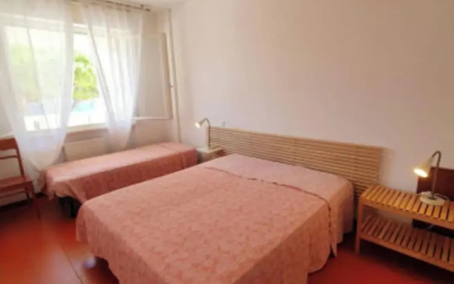 Ideal Getaway Apartment With Terrace