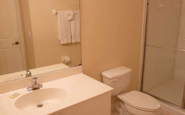 Spacious Condo With sky Views and Steps to South Beach