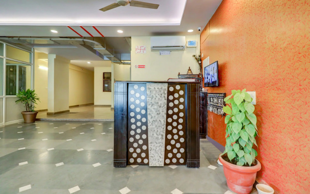 Hotel Sapphire by OYO Rooms