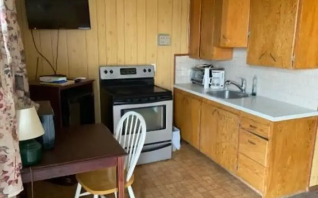 Gull Lake Lodge Motel