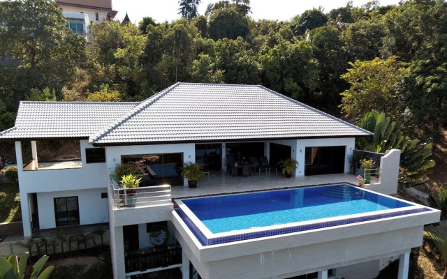 Secluded Villa With Private Pool and Breathtaking Sea Views