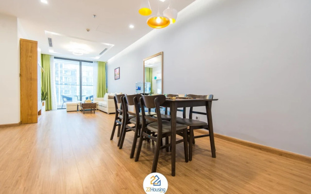 Luxury Apartment at VinHomes Metropolis