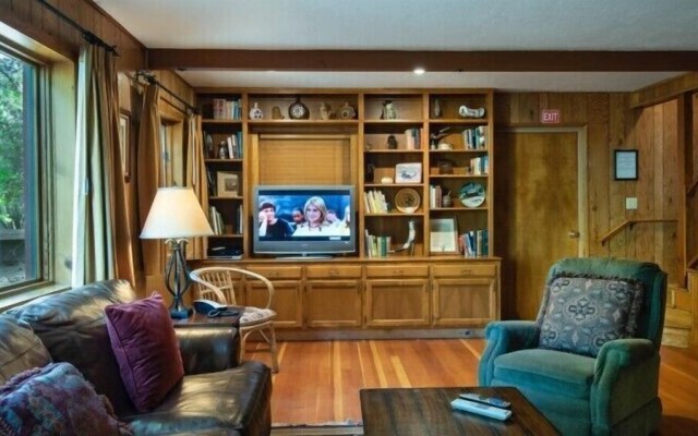 Scenic Wonders Bassett Cabin 5 Bedrooms