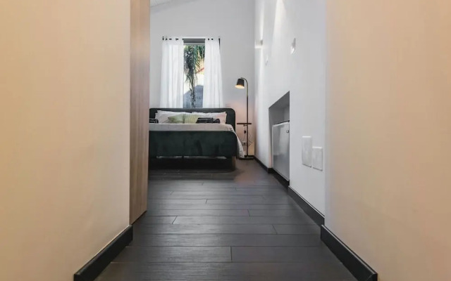 Leone Apartment with Garden