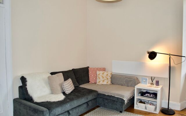Lovely Home By The Union Canal