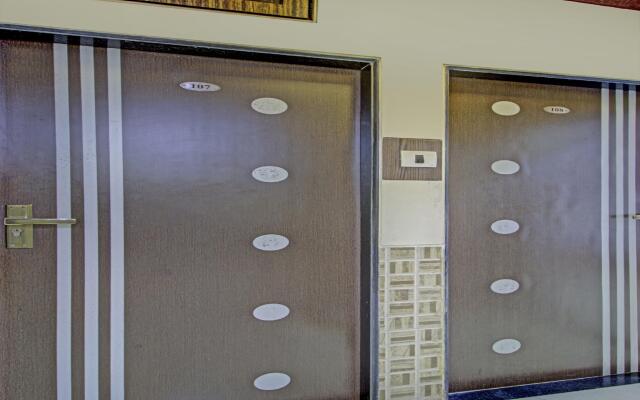 OYO 77254 Hotel Planet