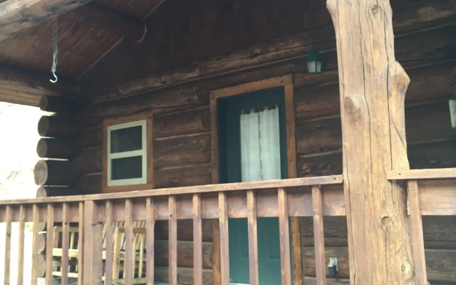 Two Bears Inn Bed & Breakfast