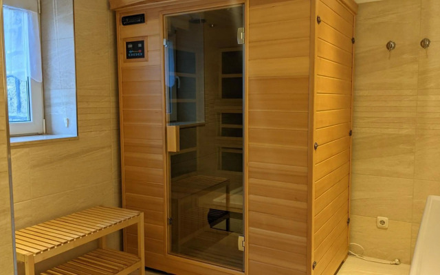 WeisseVilla Friedrichsbrunn Fewo SOLIDE