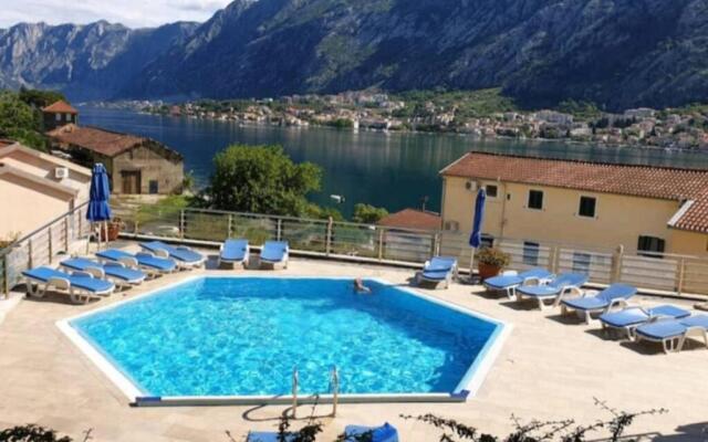 ChillOut apartment in Kotor Bay