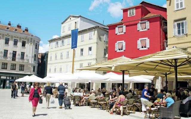 Spacious Apartment in Vodice With Garden