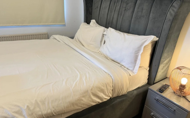 Havana 2 bed Apartment in london