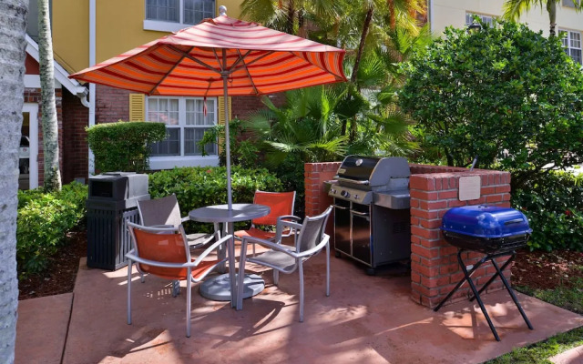 Candlewood Suites Miami Lakes an IHG Hotel