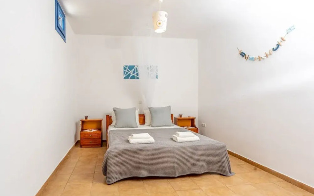 Villa Ioanna for 10 - Allparos Villas