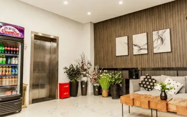 Snail House Hotel (Luoyang Railway Station David World Branch)