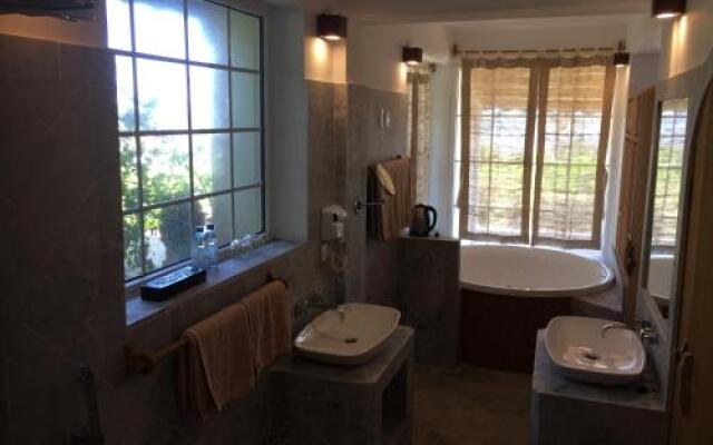 Villa Louise Hue Beach and Spa