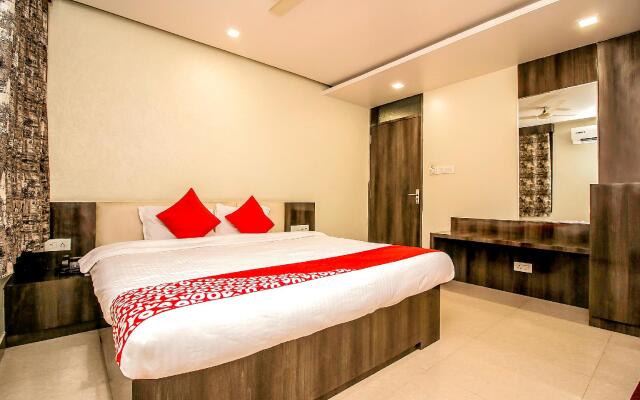 OYO 15424 Hotel Galaxy Palace