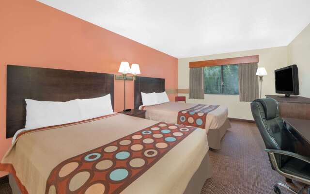 Super 8 by Wyndham Ottumwa