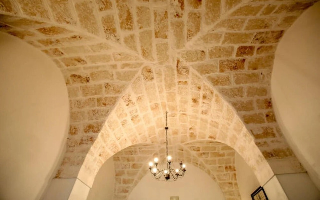 Esclusiva Villa a Ostuni con Piscina 1km dal Mare