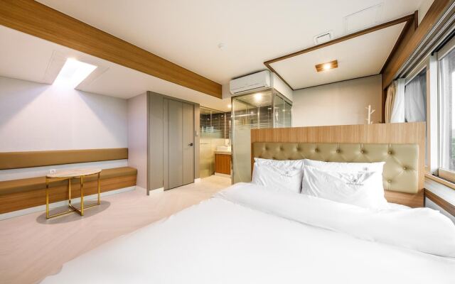 Gyeongju Hotel Brown