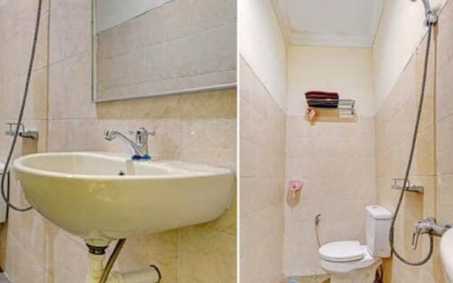 Goroomgo Chinar Lake View Nainital