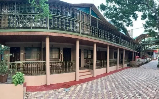 Pan Hill Hotel