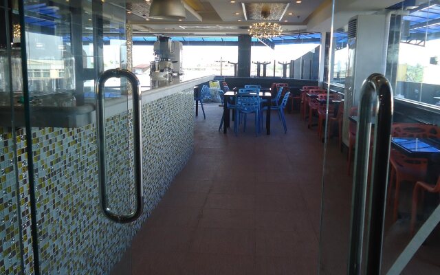 C & L Suites Inn
