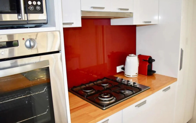 Spacious Home In Mount Hawthorn Next To Lake Monger