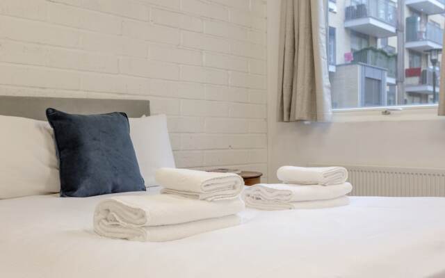 Bright Flat Near Shoreditch