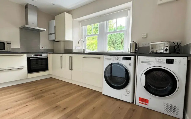 19 Snowdon Apartment