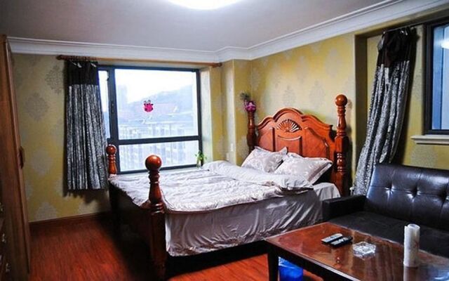 Xinghai Reflection Holiday Hotel