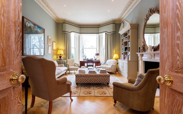Holland Park Classicism