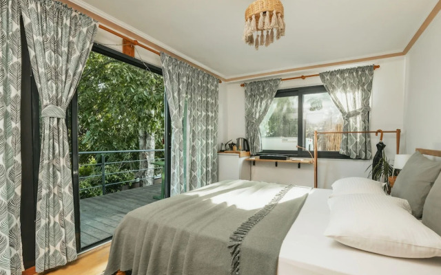 Mona Glamping Caravan Suites