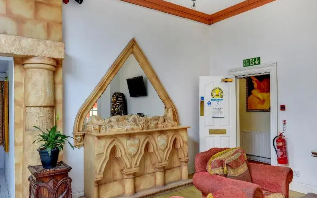 OYO Empire Hotel