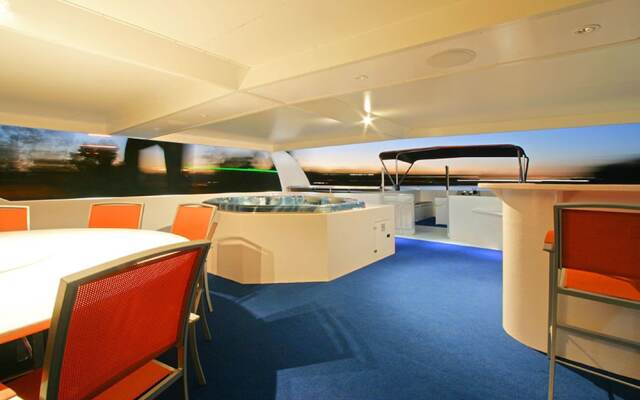 All Seasons Houseboats