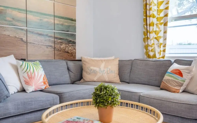 Fun Family-friendly Largo Home Heated Pool