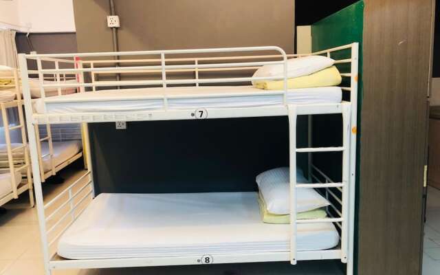 Hi Backpackers - Hong Kong Hostel Group