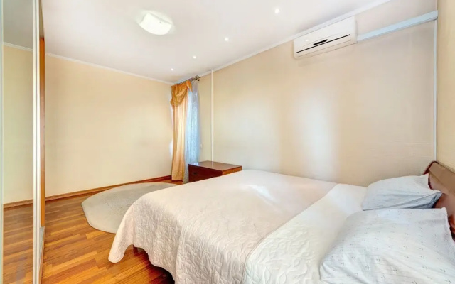 Apartment 3 rooms Tarasovskaya