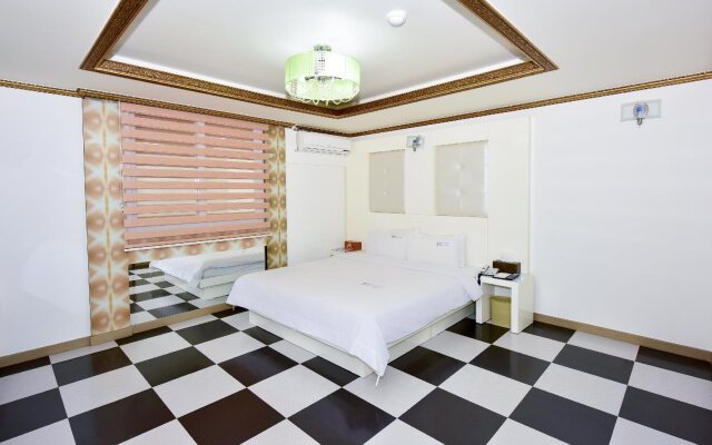 Queen Hotel