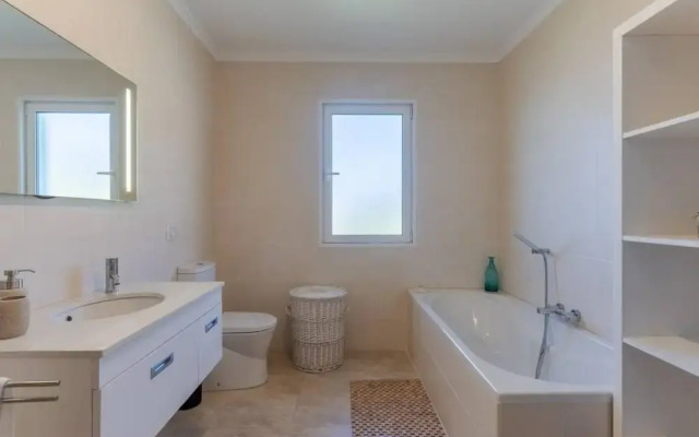 Villa Eldomar 61 in Estreito da Calheta