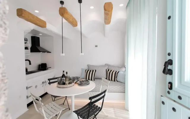 Majo Suites Hotel