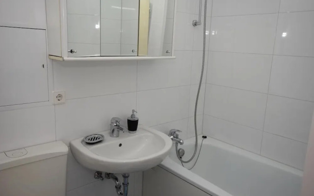 AB Apartment 119