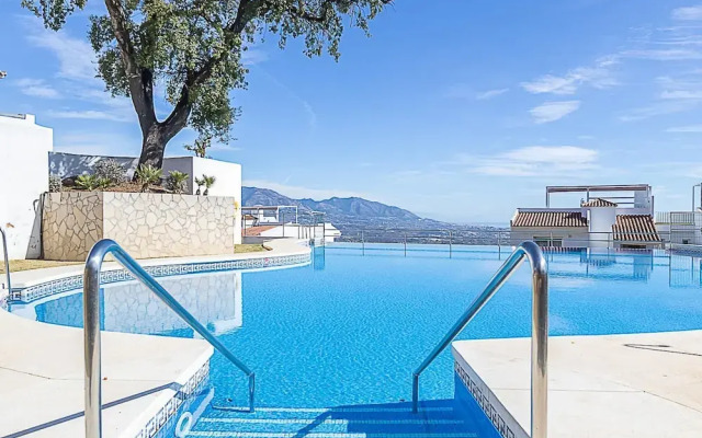 Apt Mairena Forest sea View Pool