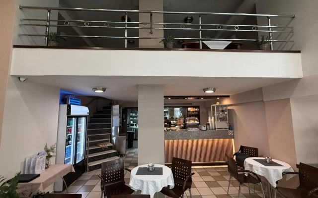 Glaros Hotel