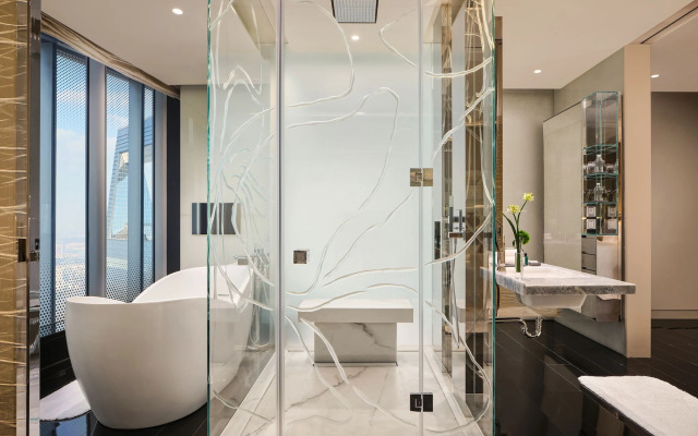 J Hotel, Shanghai Tower